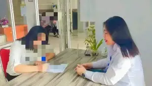 Pendidikan & Pelayanan Publik Manado Disorot: 2.643 Kursi SD-SMP Kosong, Oknum ASN Malah Asyik Live TikTok Saat Jam Kerja